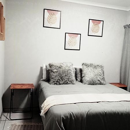 Be Our Guest Near Or Tambo International Airport Apartment Boksburg Bagian luar foto