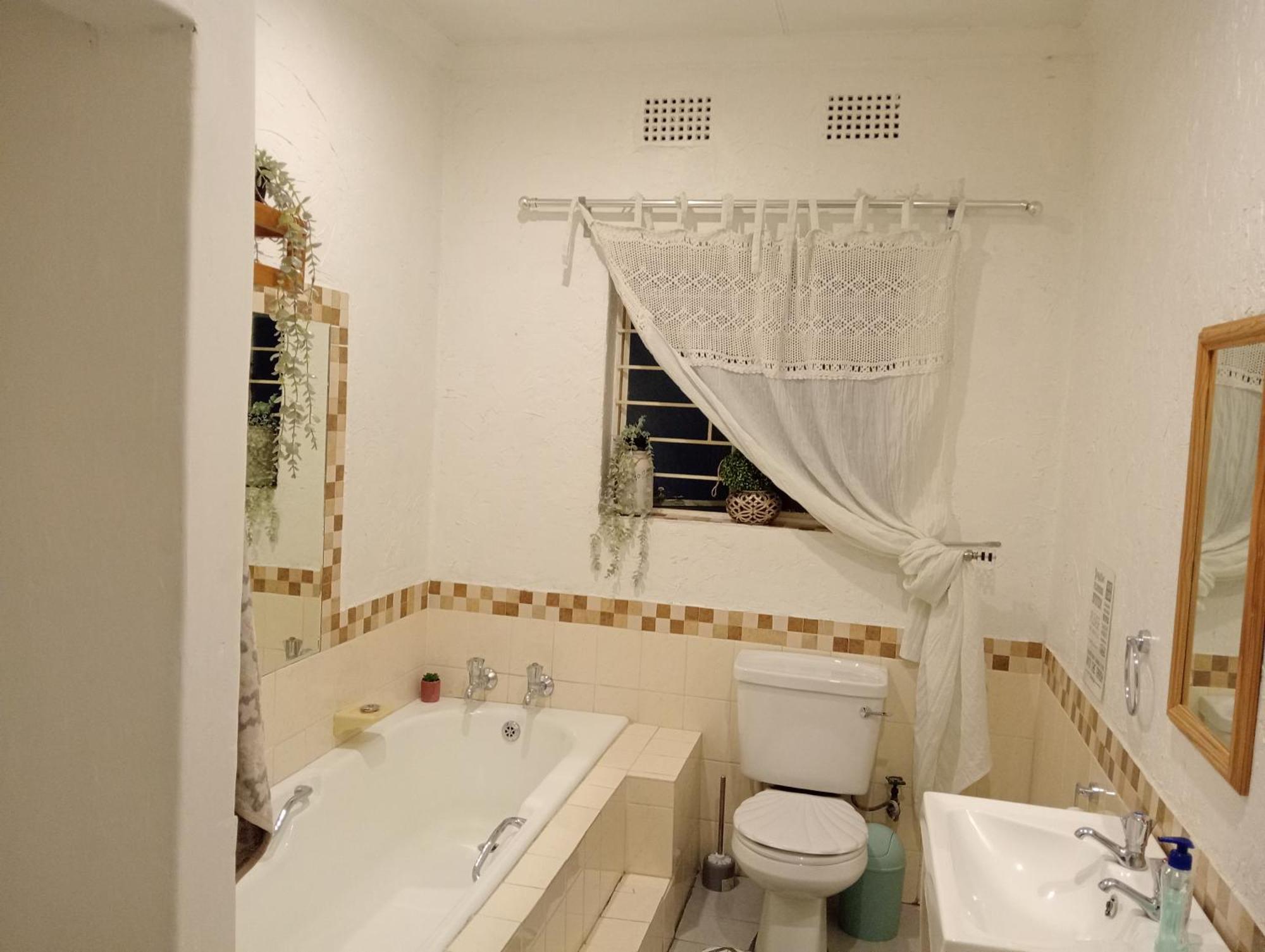 Be Our Guest Near Or Tambo International Airport Apartment Boksburg Bagian luar foto