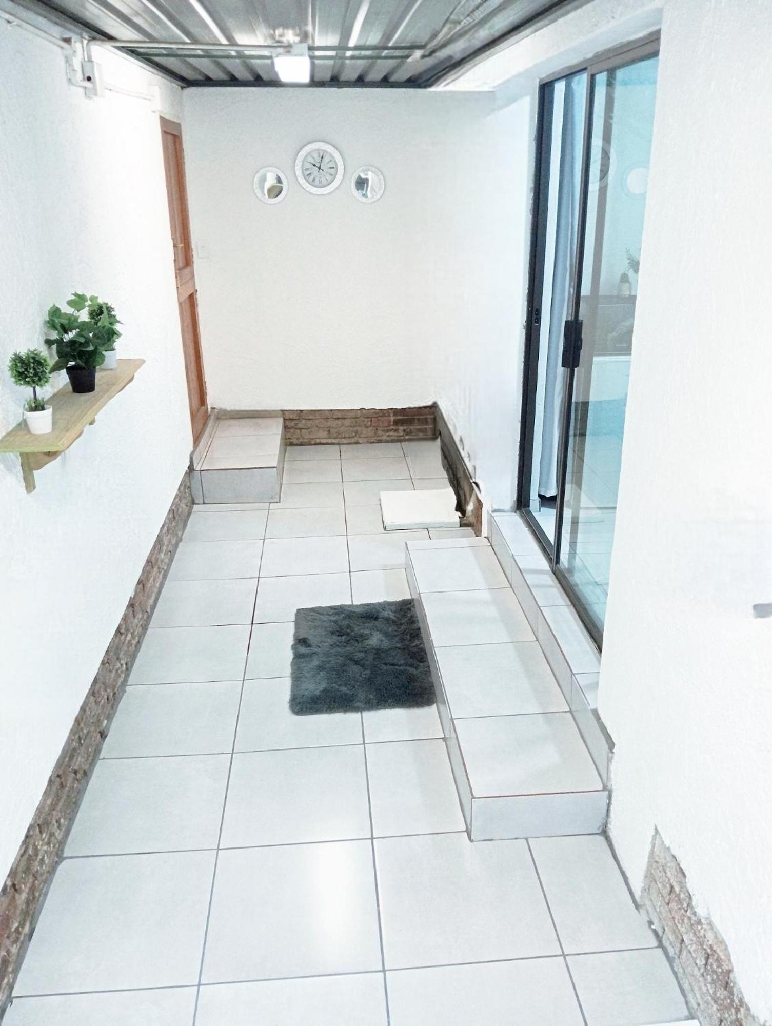 Be Our Guest Near Or Tambo International Airport Apartment Boksburg Bagian luar foto